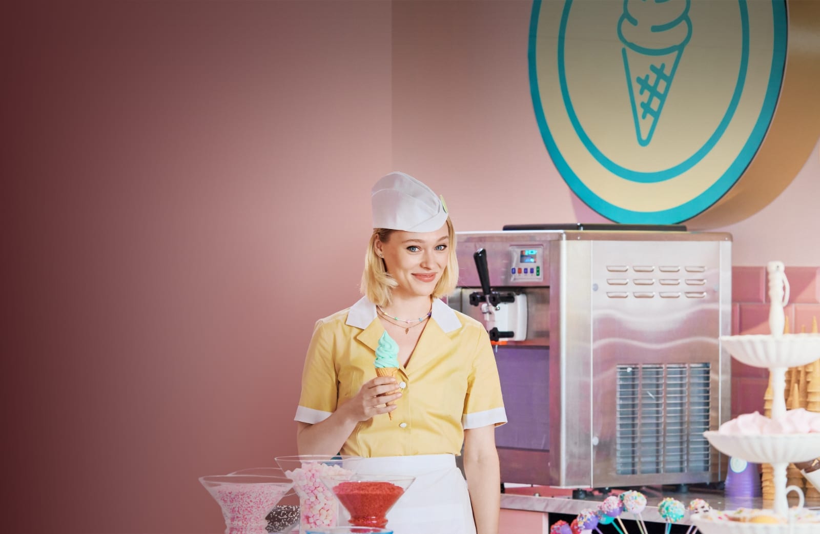 ijscogirl_hero_tablet_gradient